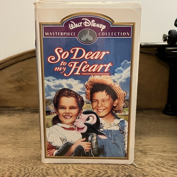 Disney Masterpiece Collection 'So Dear to My Heart' VHS - Blue and White - Picture 1 of 2